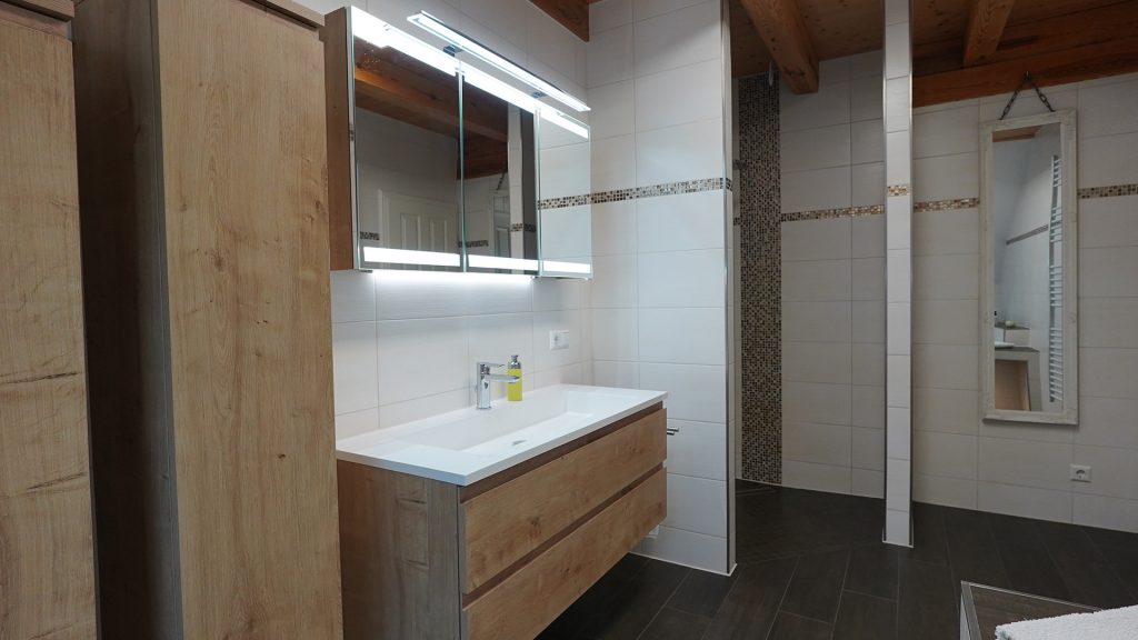 Ferienwohnung in der Lausitz mit großem Tageslichtbad und Fußbodenheizung