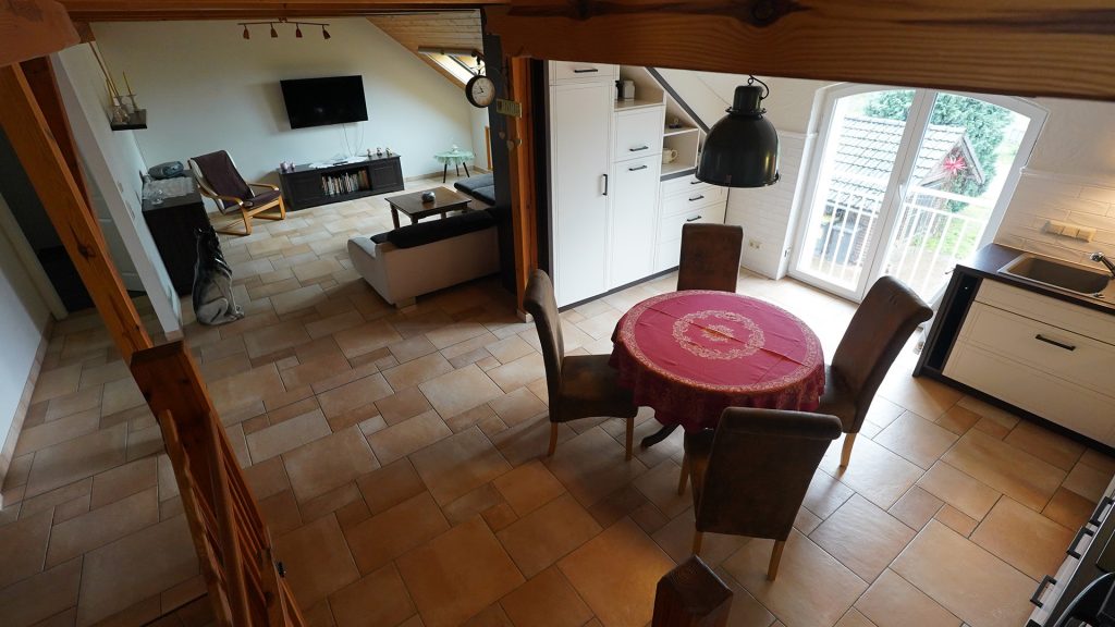 Große Küche mit Spülmaschine und Kühlschrank – Ferienwohnung Lausitz mit Komfort